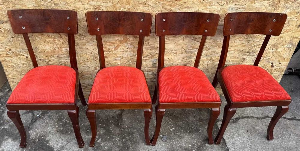 Set 4 Scaune Vintage; Scaun cu cadru din lemn si sezut tapitat