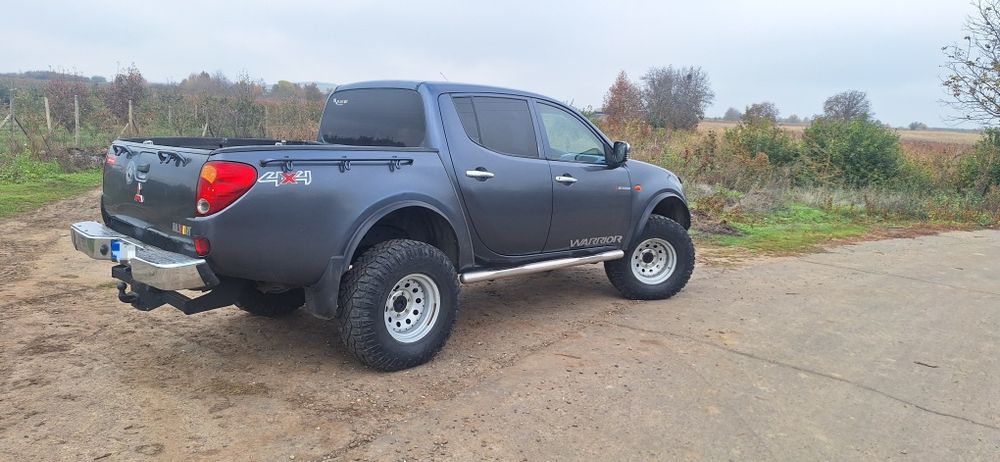 Mitsubishi l200 4x4 roti 33 inch