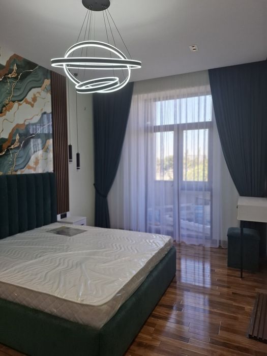 Пошив элитных штор на заказ!Шторы! Жалюзи,установка и услуги Дизайнера