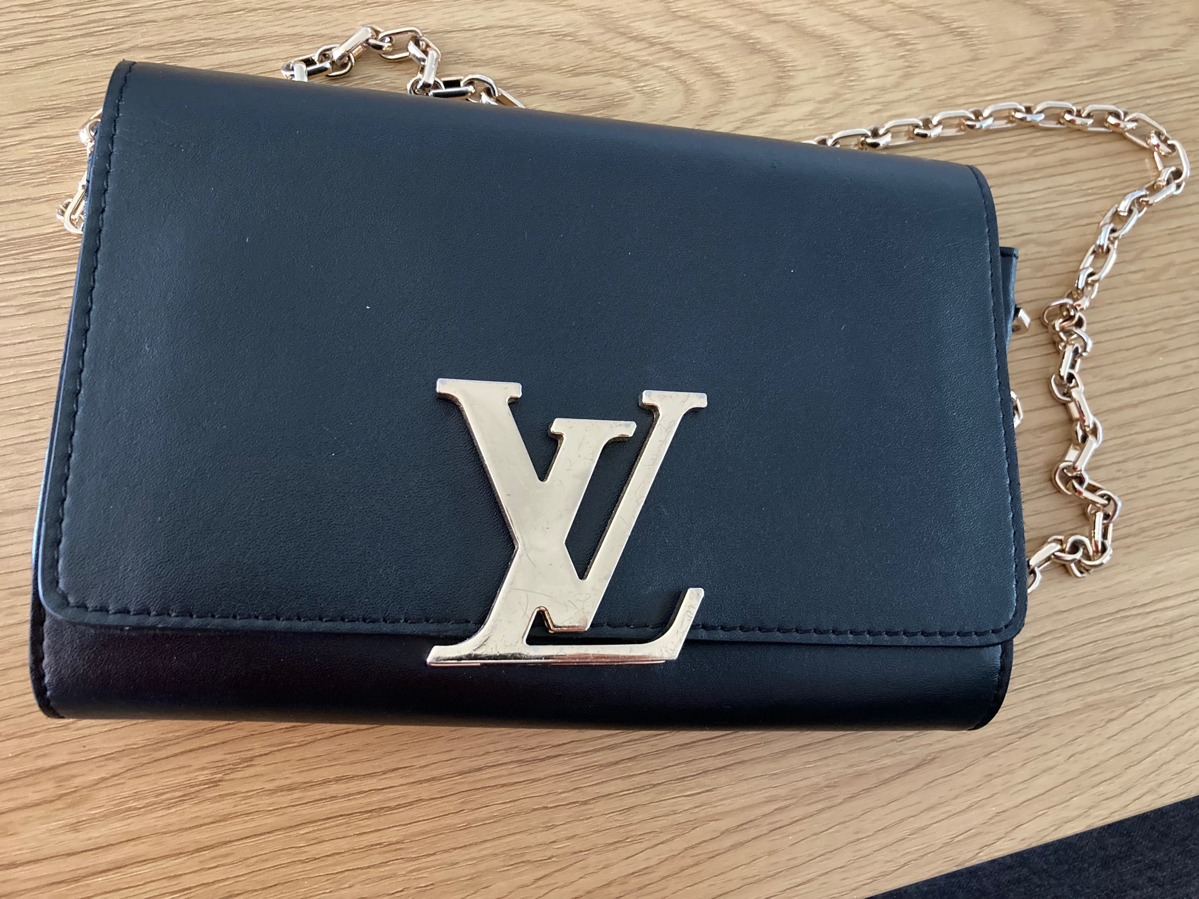 Чантичка Louis Vuitton