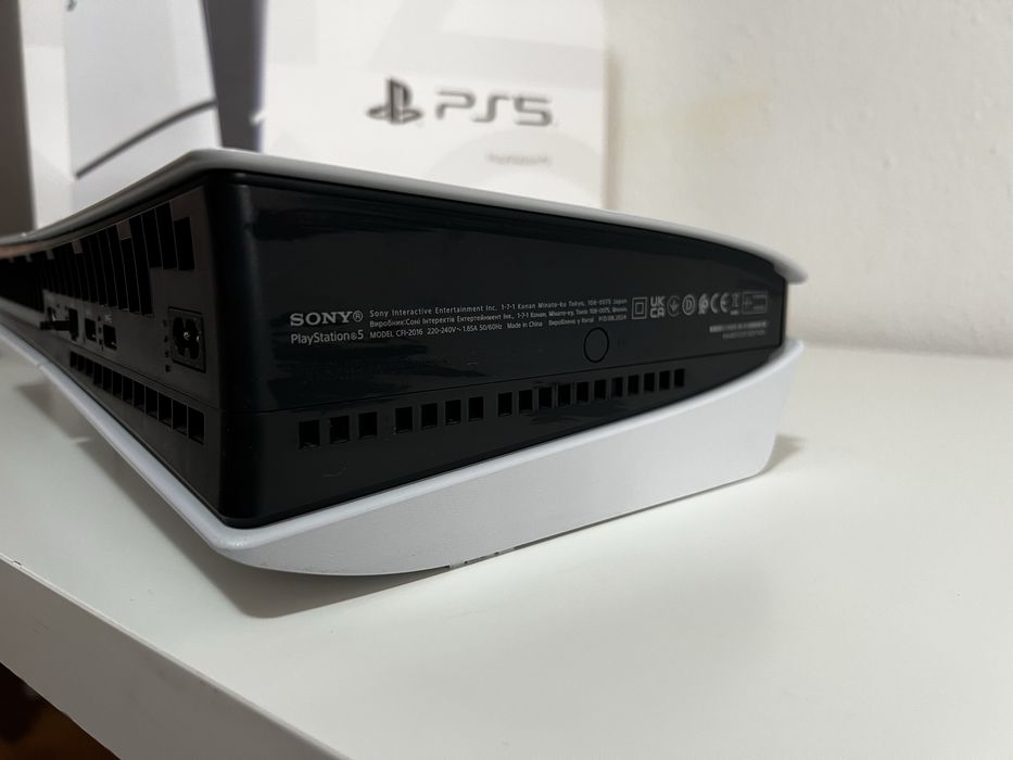 Consola PS5 Slim 1TB cu Jocuri + Garantie