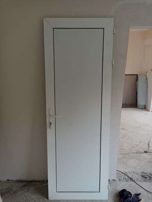 Алуминиева врата