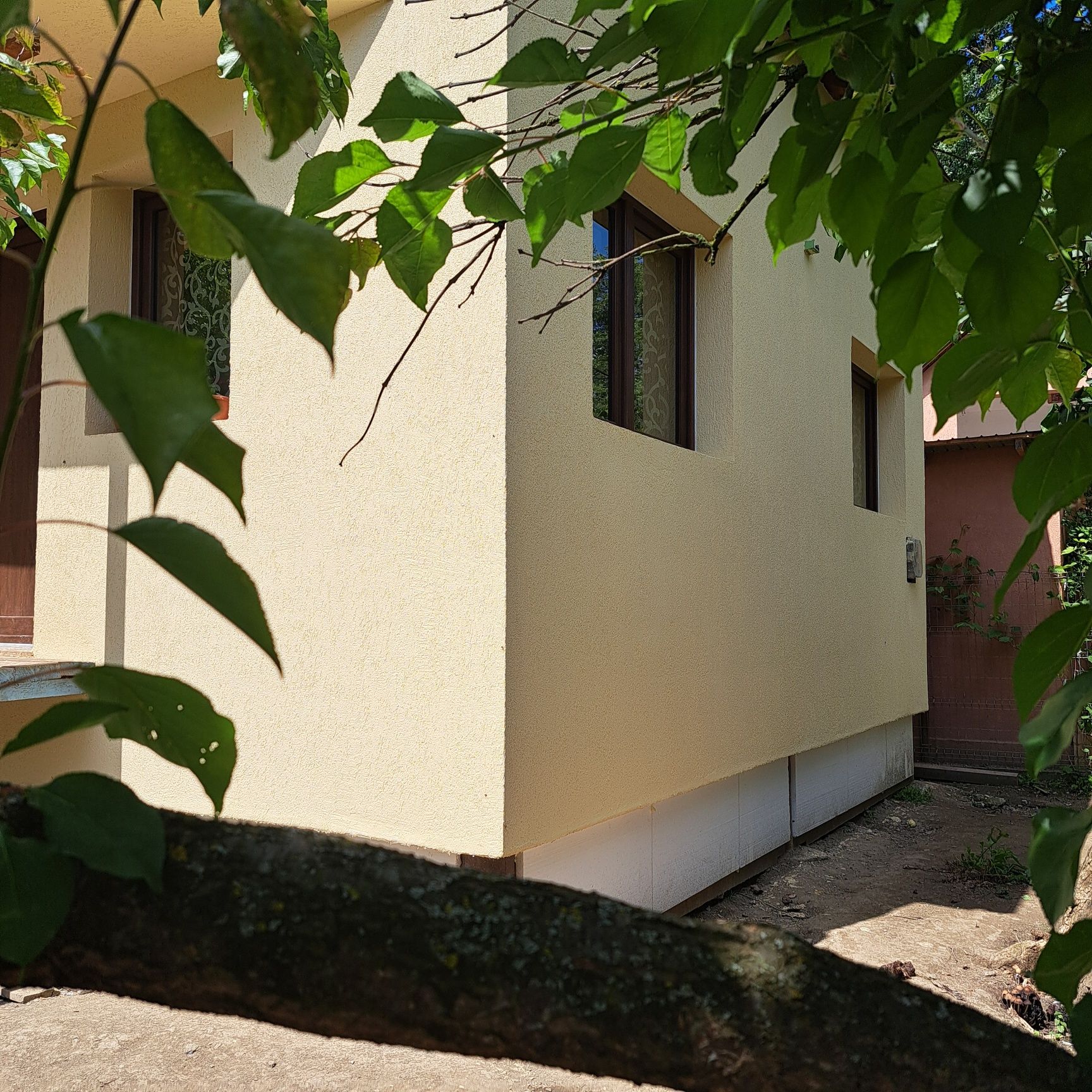 Casă de vacanță deosebită de vânzare – 3 Insule, Arad | 425 mp teren |