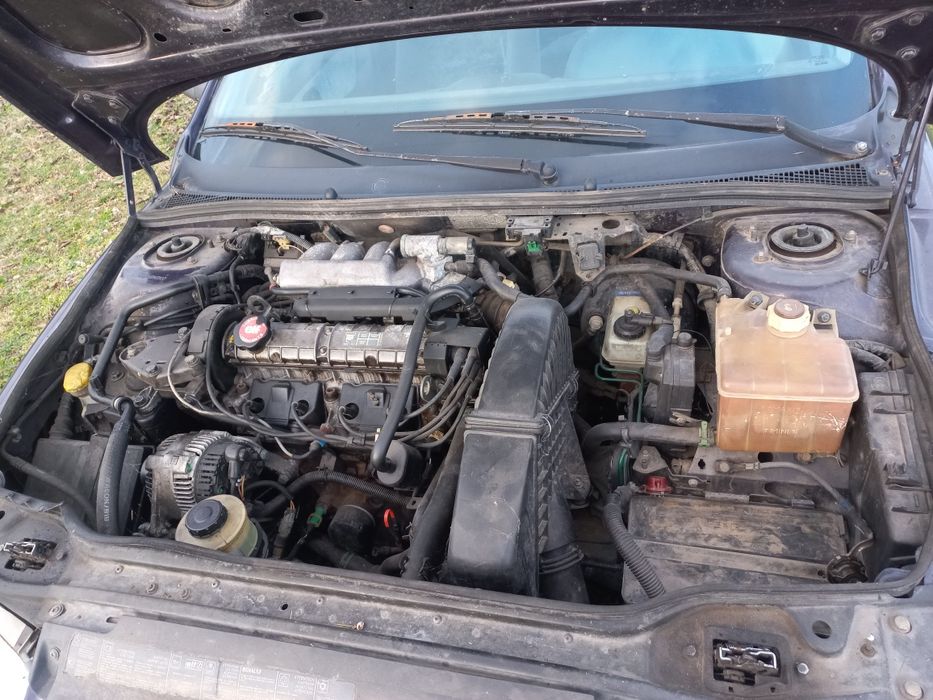 Vând Renault Laguna, benzină, 2000 cmc, af 1994, pentru colecționari
