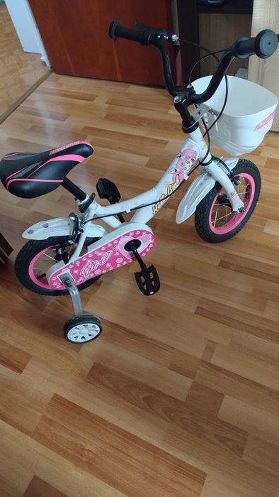 Vând bicicleta copii aproape noua