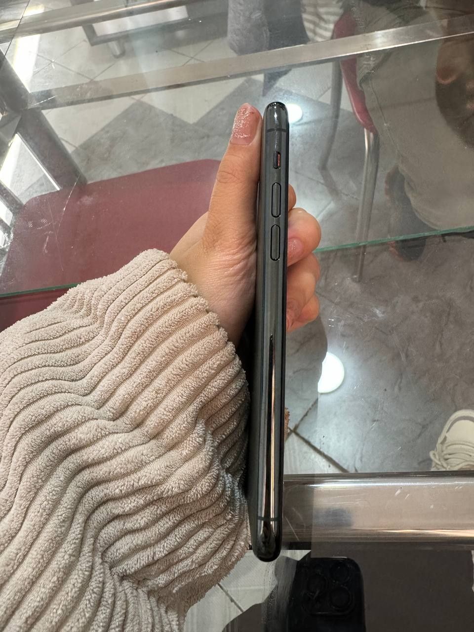 Iphone 11 pro сотилади