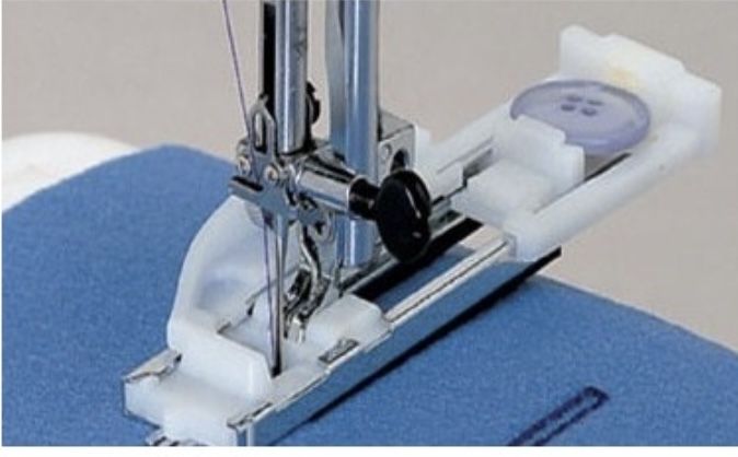 Шевната машина Janome DC4030