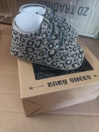 Бебешки обувки на едро