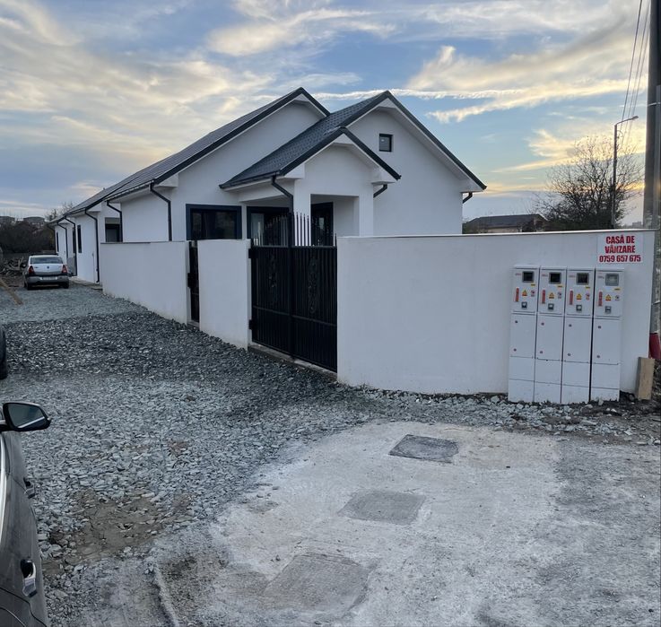 Vând Casa in Navodari Zona Kaufland Strada Stadionului .