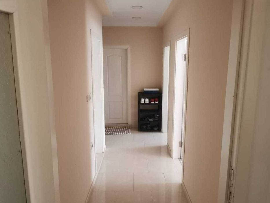 Тристаен апартамент в Кючук Париж