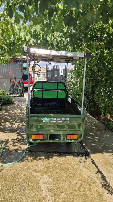 Triciclu electric cu panou solar
