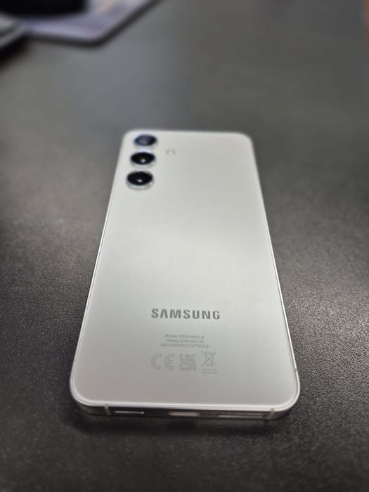 Samsung Galaxy S24 Dual SIM 8GB RAM 256GB 5G Crem cu Garanție, ca Nou!
