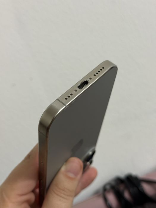 iPhone 15 Pro Natural Titanium 256GB