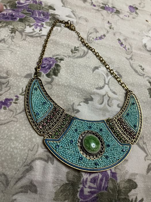 Taqinchoqlar bor sifati judayam yaxwi
