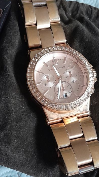 Vând ceas ,dama MK