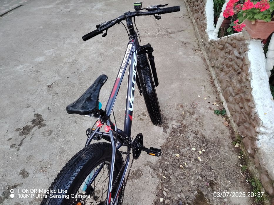 Vând bicicletă nouă