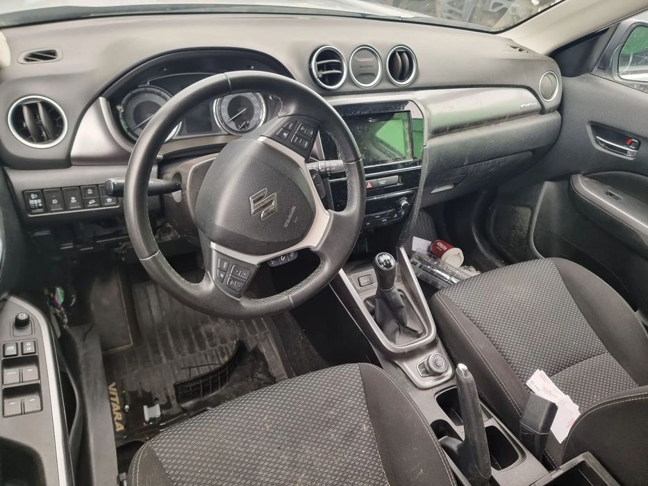 Dezmembrez Dezmembrari Suzuki Vitara 4 facelift   motor 1.0 benzina cutie de viteze 4x4 grup cardan diferential jante r17 bara fata
