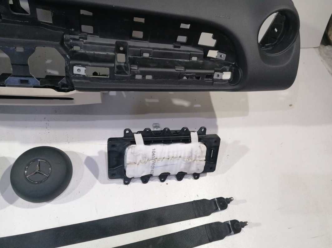 Mercedes Benz GLB kit airbag AMG - plansa bord 2 culori - set centuri