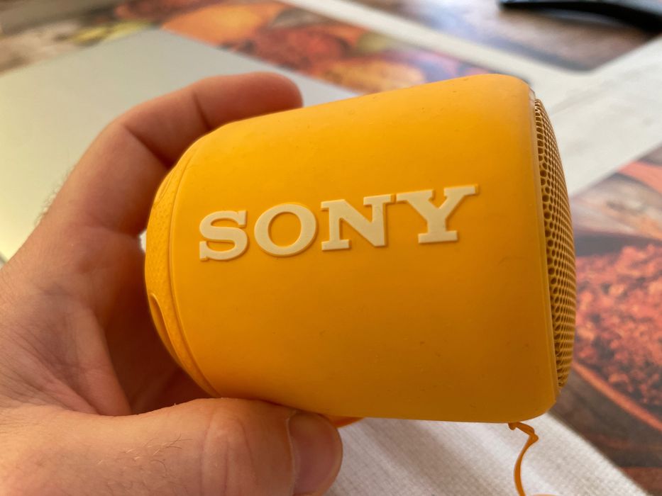 Портативна колонка Sony SRS-XB10 - жълта