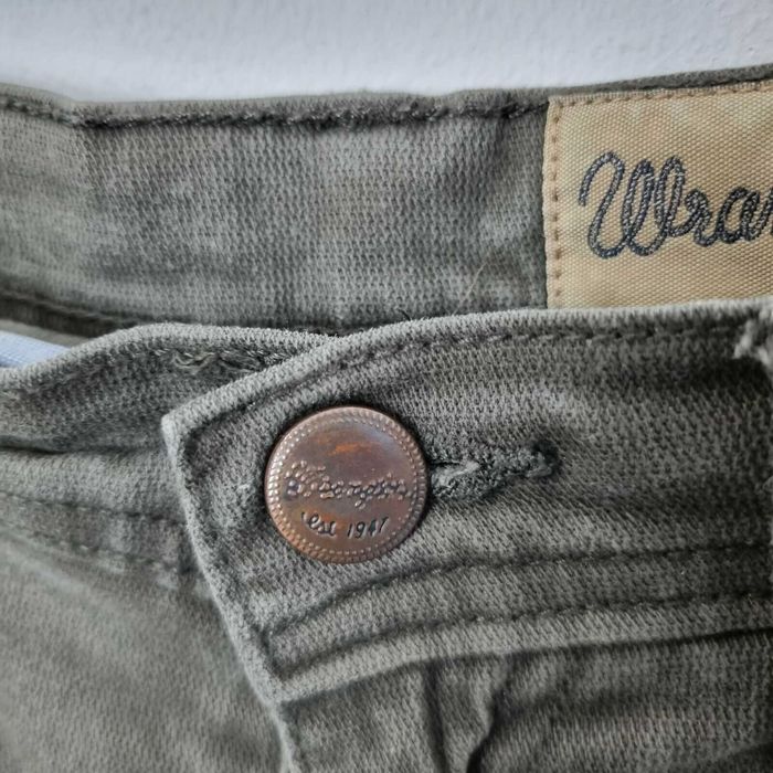 Blugi WRANGLER, model 'Arizona', marime W33 L32