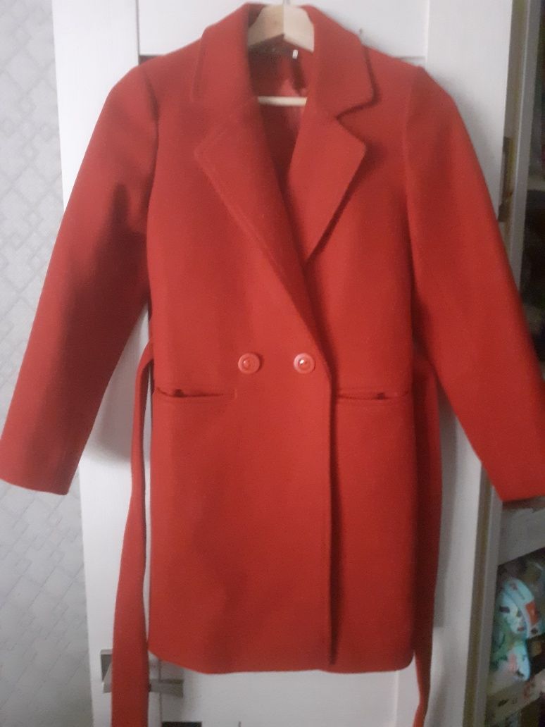 Продается пальто женская