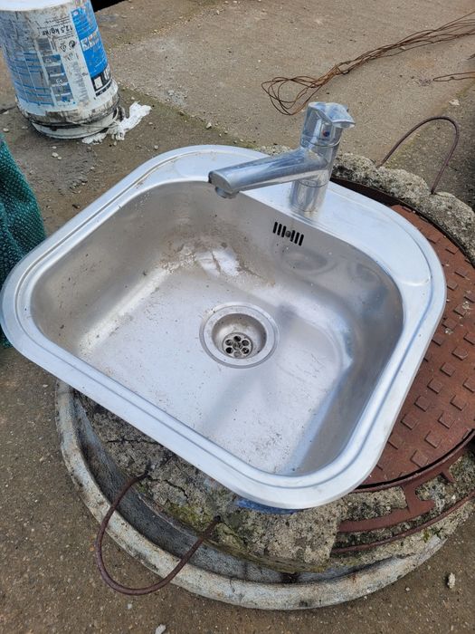 Chiuveta cu robinet bucatarie