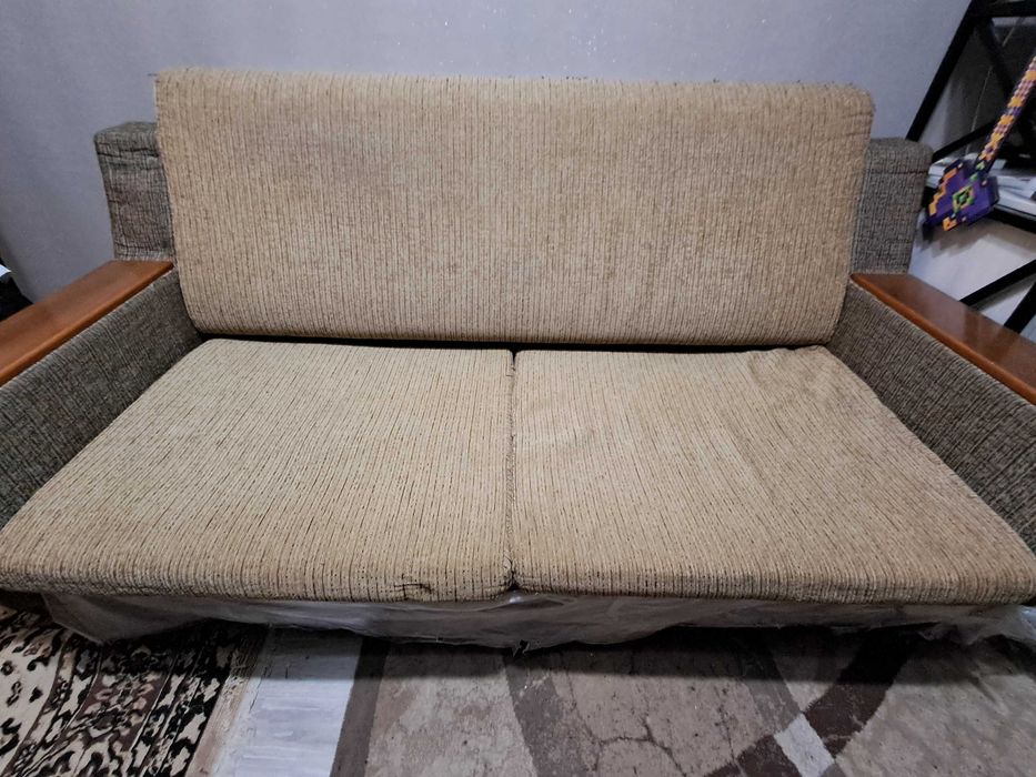 Продаётся спальный диван-раскладушка.