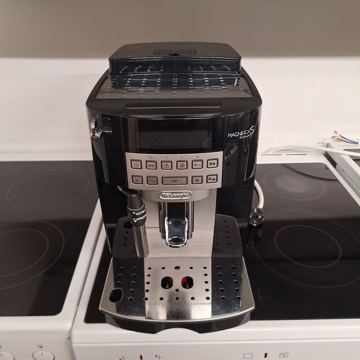 Кафе автомат Делонги Магнифика S  гаранция 6 месеца