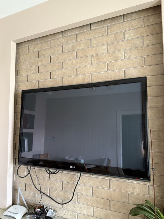 Телевизор LG 700000