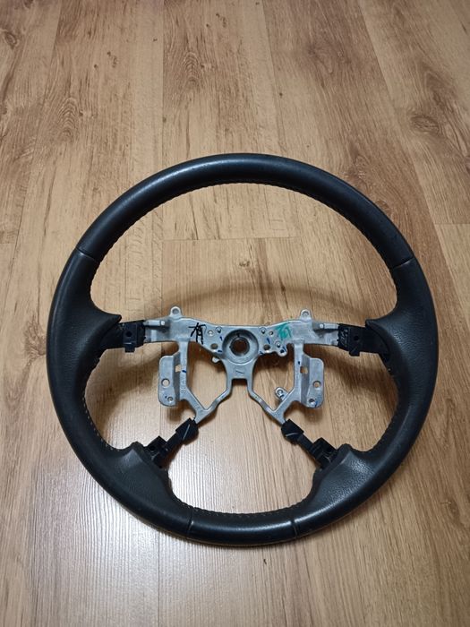 Продам руль от тоета Камри 40 оригинал