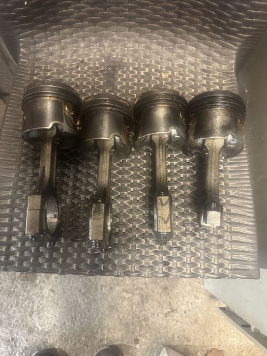 Biele, Pistoane bmw f10 /f11.   n47d20d 218 cp  N47 d 20 c