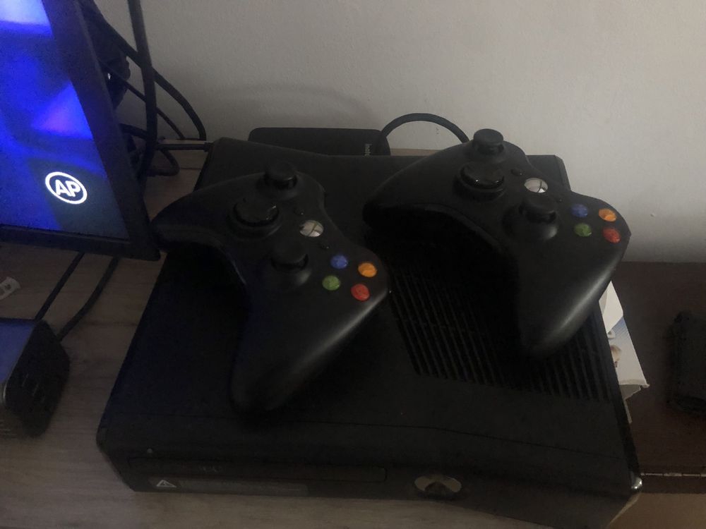 Xbox 360S 250Gb 9 jocuri