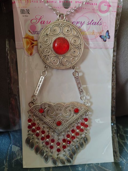 Женские украшения