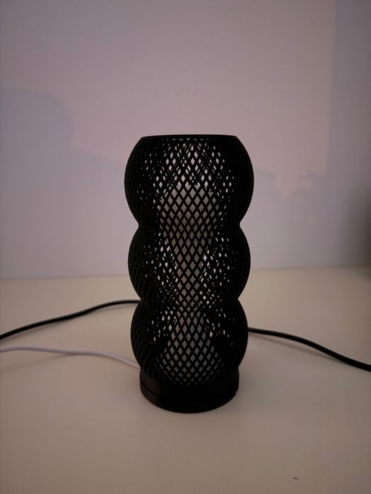 Lampă decorativă RGB printată 3D – design modern și lumină ambientală