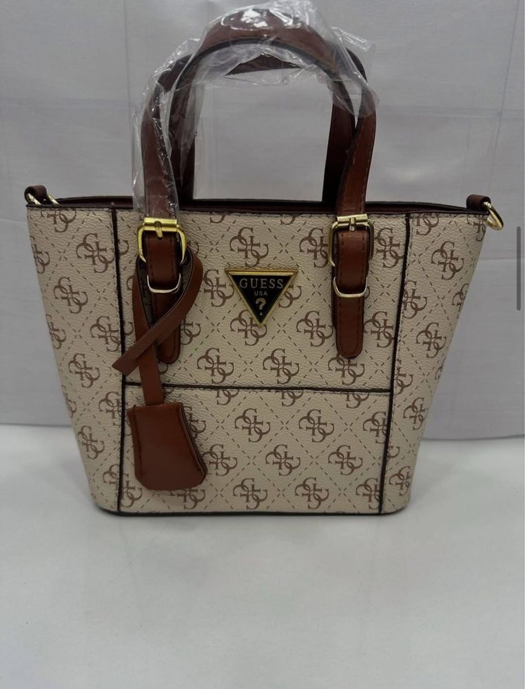 Дамска чанта Guess