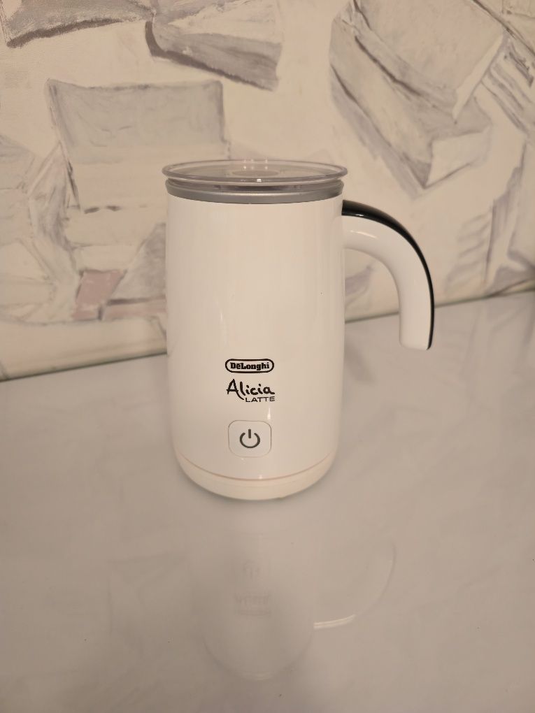 Кофеварка Delonghi
