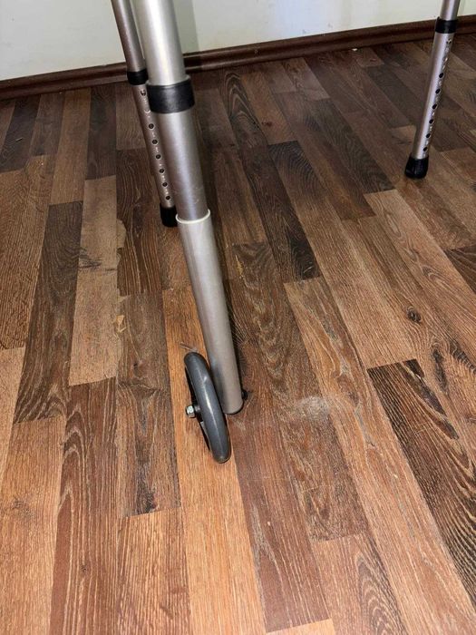 NOU OEFRTĂ 190 lei
Cadru de mers pliabil, curbat