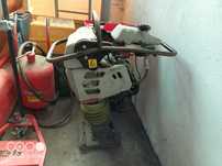 Vând compactor Honda Gx100