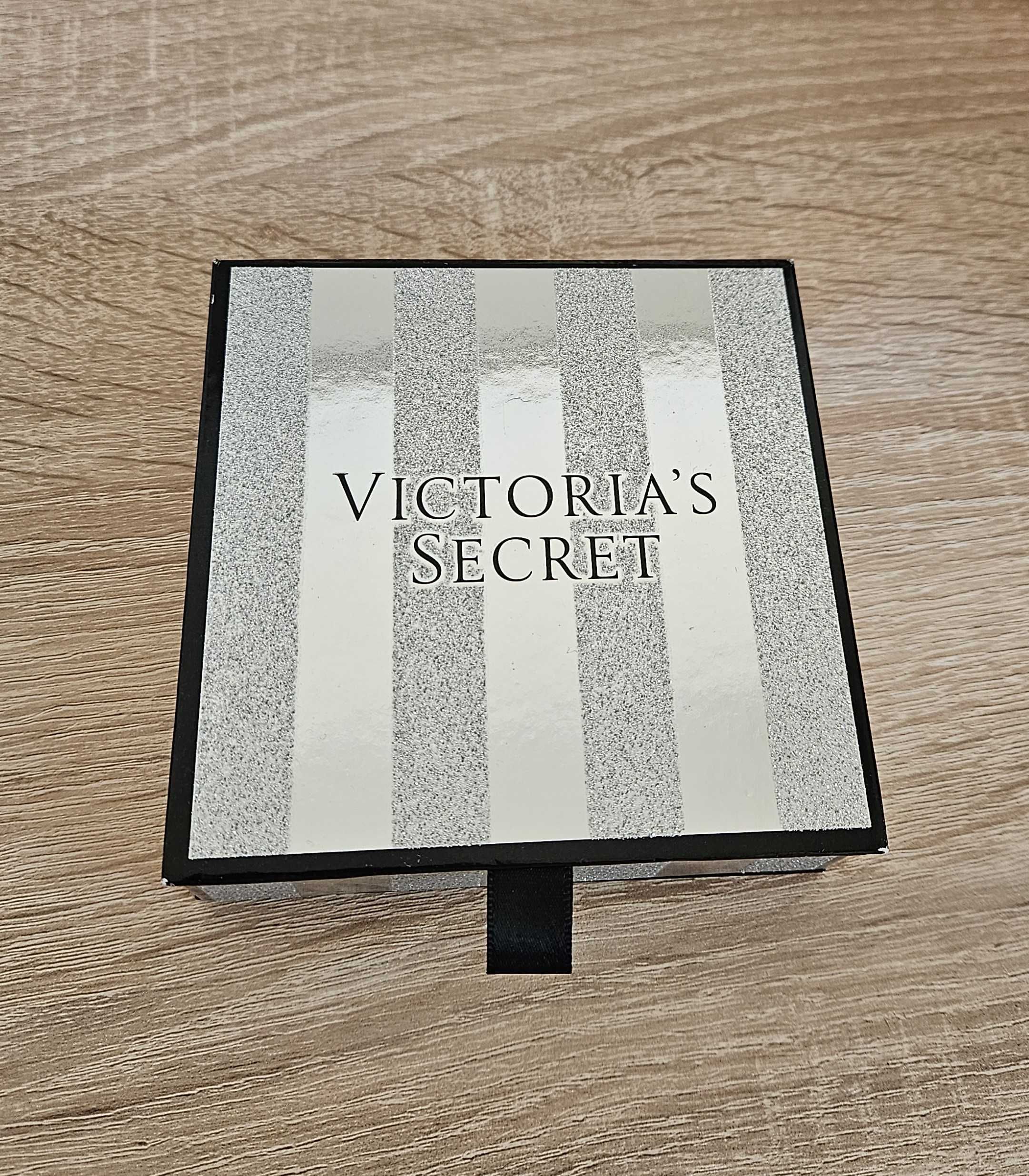 Вълнена шапка Reserved + кутия Victoria's Secret  в подарък