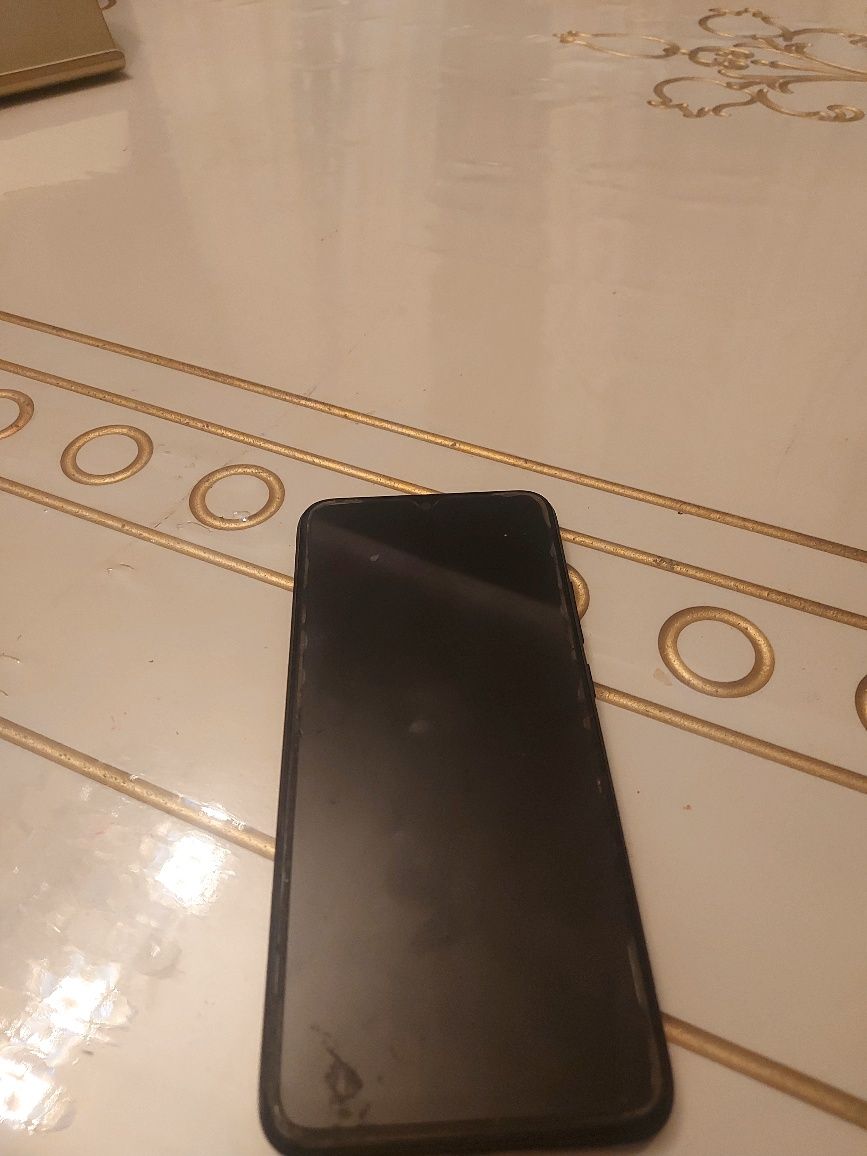 Redmi 9c  жаксы усталган  сынык жок катпаит памят 64 озу3