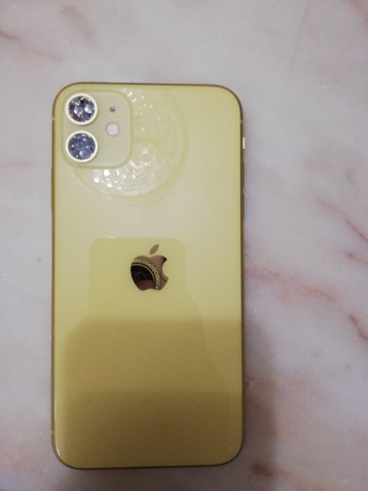 Vand iphone 11 pret negociabil