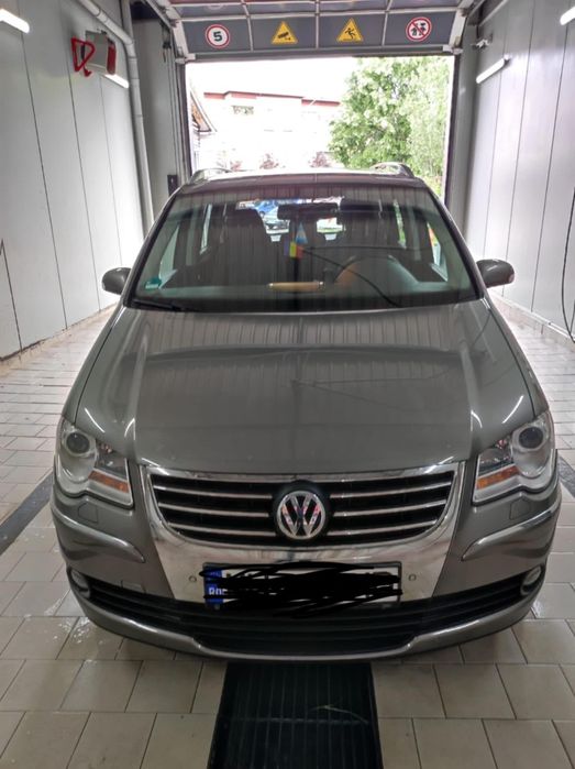 Vând Touran Facelift