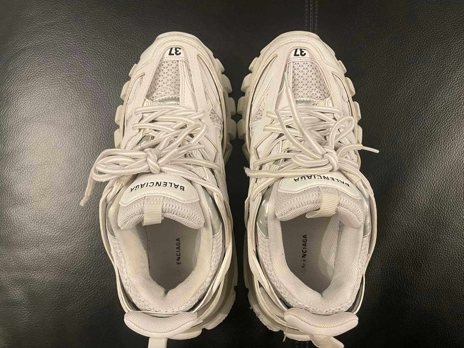 Balenciaga Track N: 37 бели