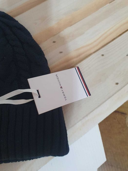 Vand caciula Tommy Hilfiger originala noua