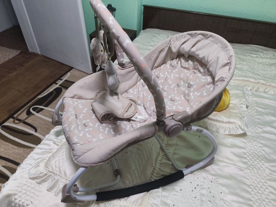 Детски шезлонг със звук и вибрация. 2 броя