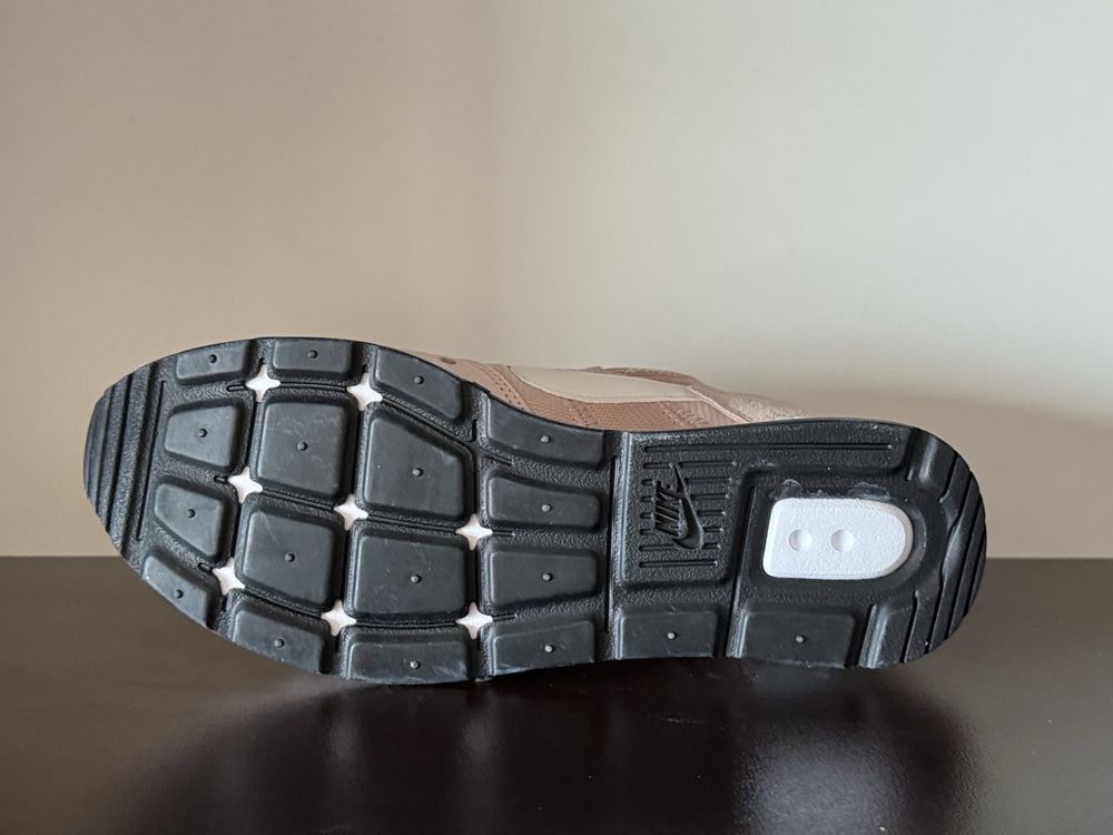 NIKE W VENTURE RUNNER 40.5номер 26см Стелка Нови с Кутия