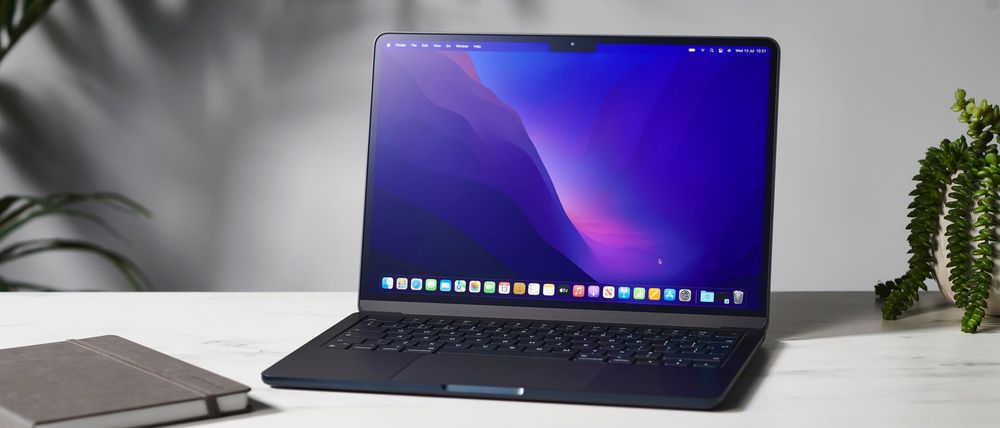MacBook AIR M2 2022 года 8ГБ производство США с наклейкой на корпусе