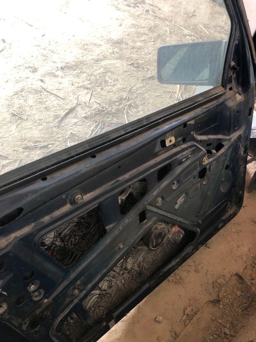 Запчасти на мерседес 190 б/у