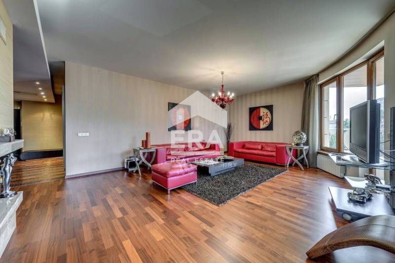 Продава се Четиристаен апартамент в София, Изток - 221 кв.м за 3620 €/кв.м - Снимка #1