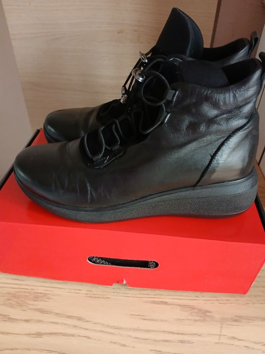 Vand ghete din piele